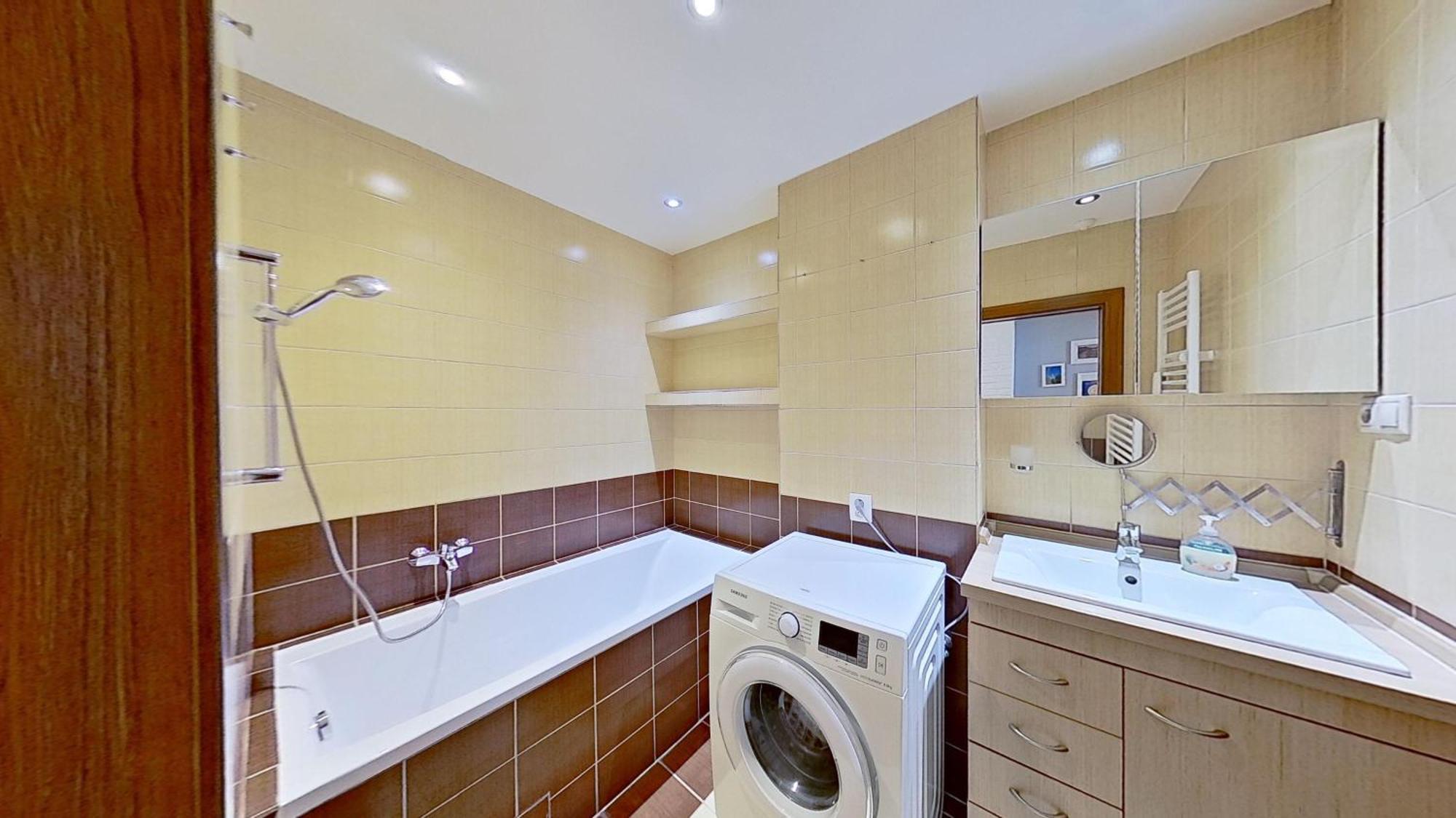 2Br Apt With Free Garage Parking, Close To The Historic Centre براتسيلافا المظهر الخارجي الصورة