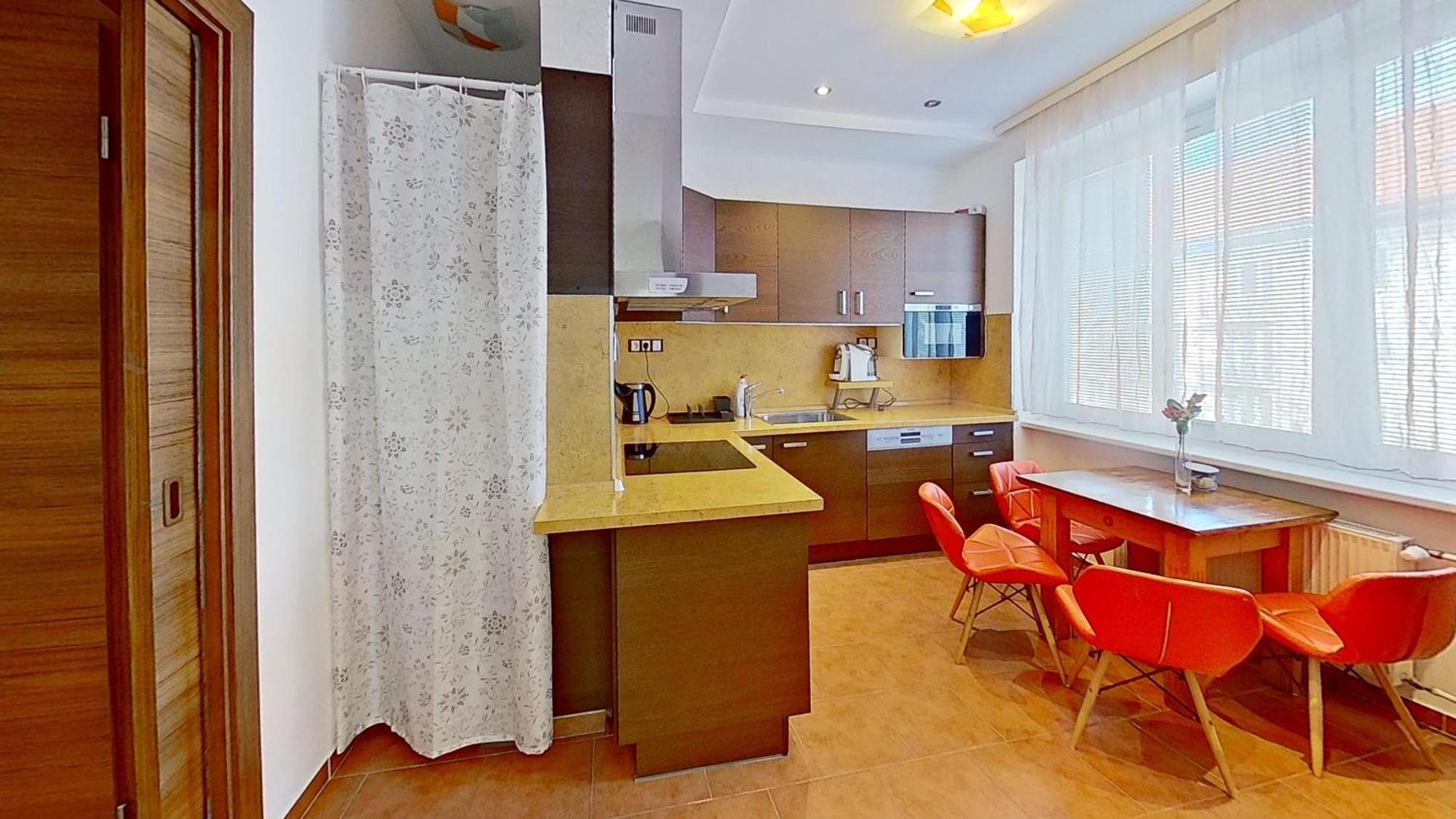 2Br Apt With Free Garage Parking, Close To The Historic Centre براتسيلافا المظهر الخارجي الصورة