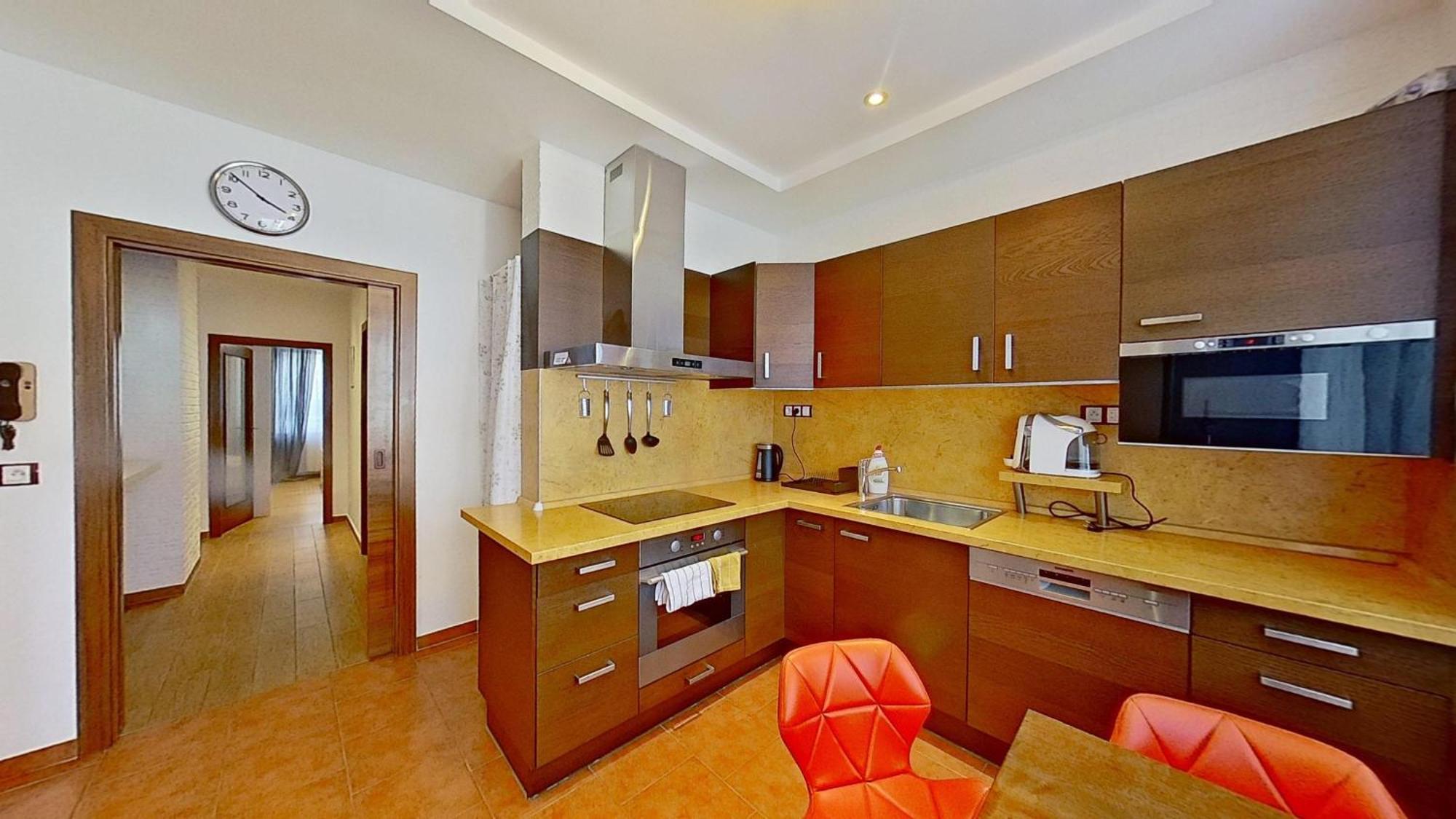 2Br Apt With Free Garage Parking, Close To The Historic Centre براتسيلافا المظهر الخارجي الصورة