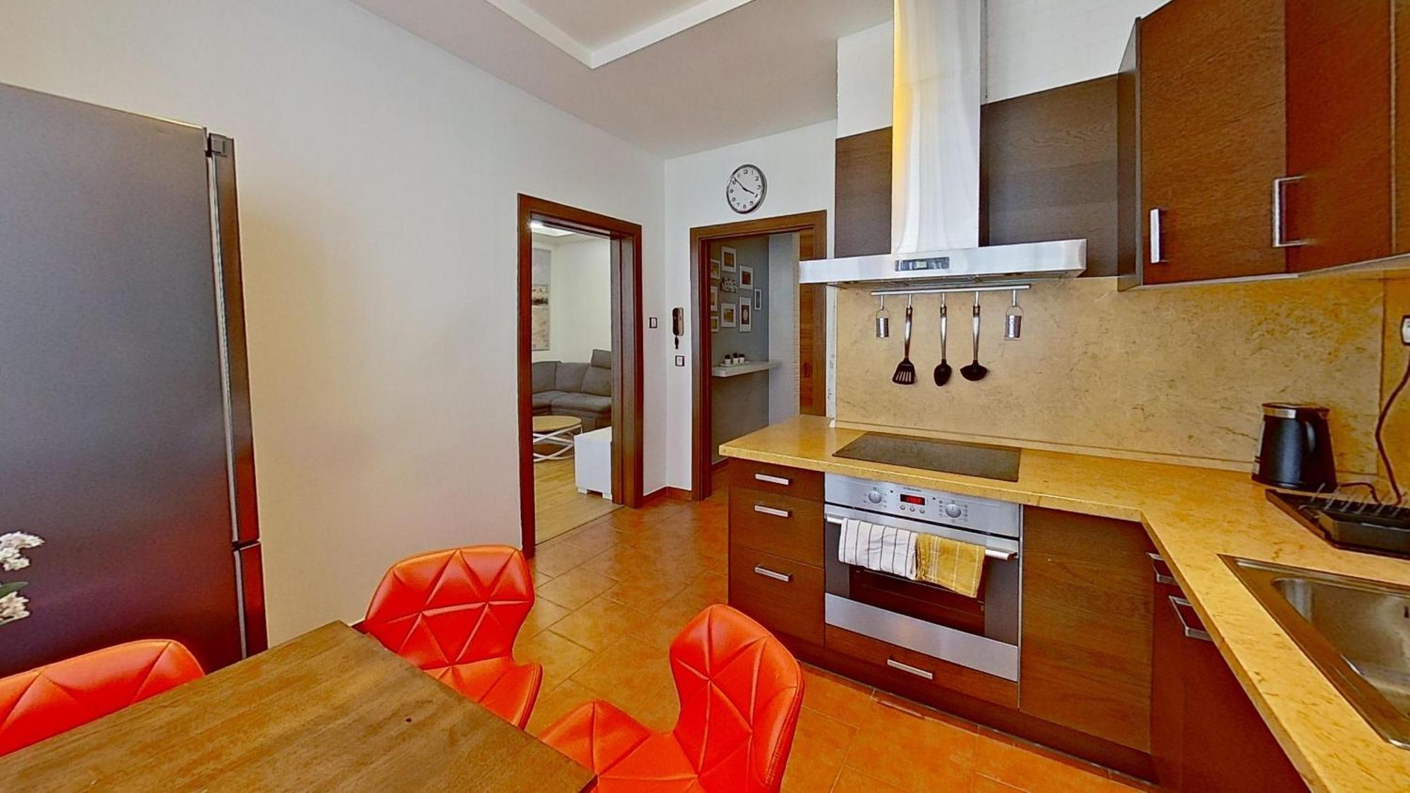 2Br Apt With Free Garage Parking, Close To The Historic Centre براتسيلافا المظهر الخارجي الصورة